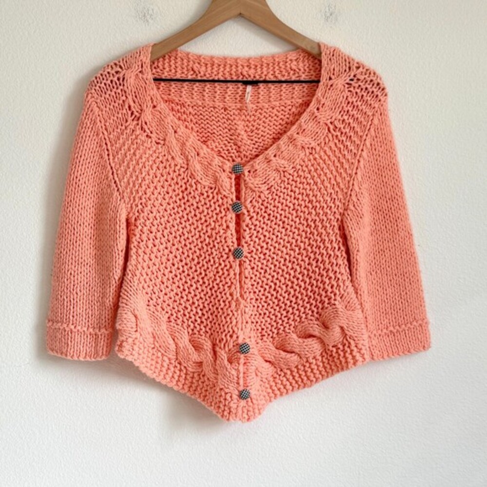 Free People Chunky Cable Knit Cropped Cardigan Coral Peach V-Neck Coquette Boho